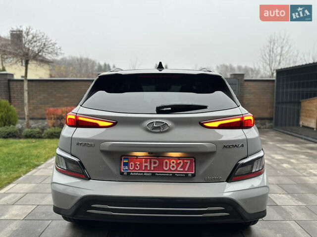 Серый Хендай Kona Electric, объемом двигателя 0 л и пробегом 63 тыс. км за 17900 $, фото 5 на Automoto.ua