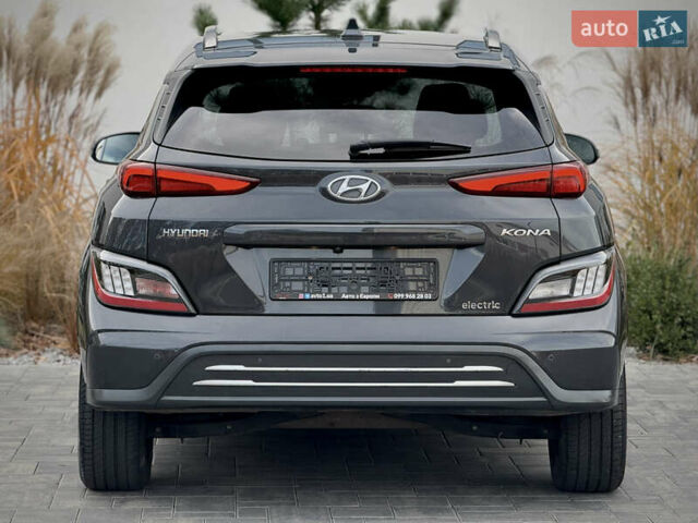 Серый Хендай Kona Electric, объемом двигателя 0 л и пробегом 87 тыс. км за 19552 $, фото 4 на Automoto.ua