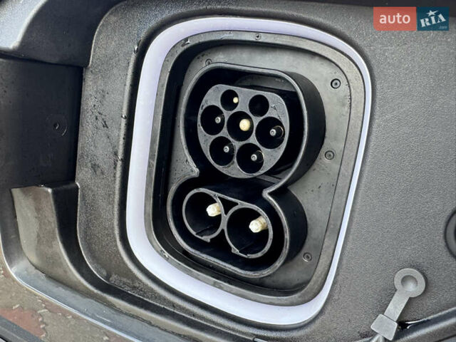 Серый Хендай Kona Electric, объемом двигателя 0 л и пробегом 77 тыс. км за 15999 $, фото 46 на Automoto.ua