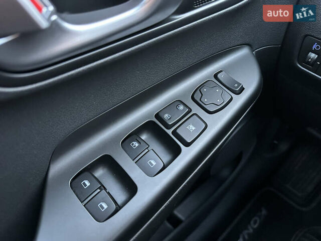 Сірий Хендай Kona Electric, об'ємом двигуна 0 л та пробігом 23 тис. км за 17900 $, фото 25 на Automoto.ua