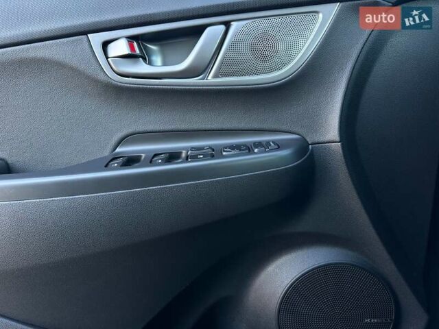 Сірий Хендай Kona Electric, об'ємом двигуна 0 л та пробігом 83 тис. км за 19900 $, фото 45 на Automoto.ua