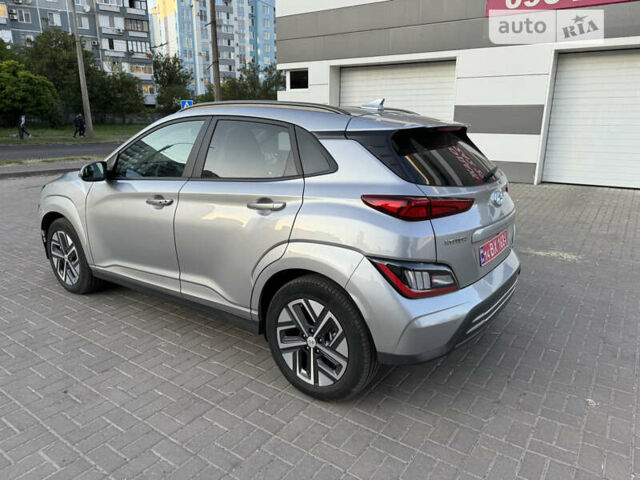 Сірий Хендай Kona Electric, об'ємом двигуна 0 л та пробігом 9 тис. км за 23900 $, фото 8 на Automoto.ua