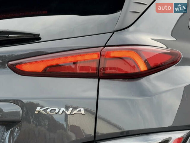 Серый Хендай Kona Electric, объемом двигателя 0 л и пробегом 87 тыс. км за 19552 $, фото 44 на Automoto.ua