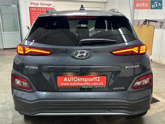 Серый Хендай Kona Electric, объемом двигателя 0 л и пробегом 65 тыс. км за 19900 $, фото 24 на Automoto.ua