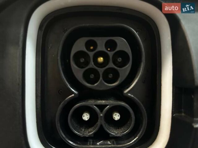 Серый Хендай Kona Electric, объемом двигателя 0 л и пробегом 65 тыс. км за 19900 $, фото 19 на Automoto.ua