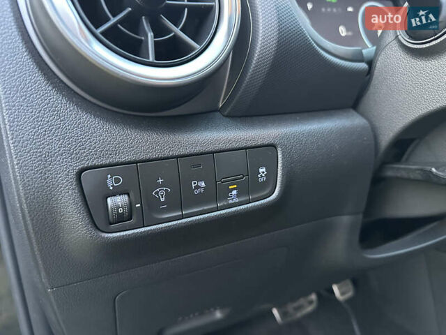 Сірий Хендай Kona Electric, об'ємом двигуна 0 л та пробігом 23 тис. км за 17900 $, фото 21 на Automoto.ua