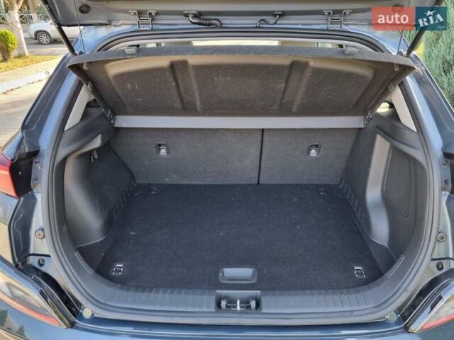 Серый Хендай Kona Electric, объемом двигателя 0 л и пробегом 42 тыс. км за 21500 $, фото 7 на Automoto.ua