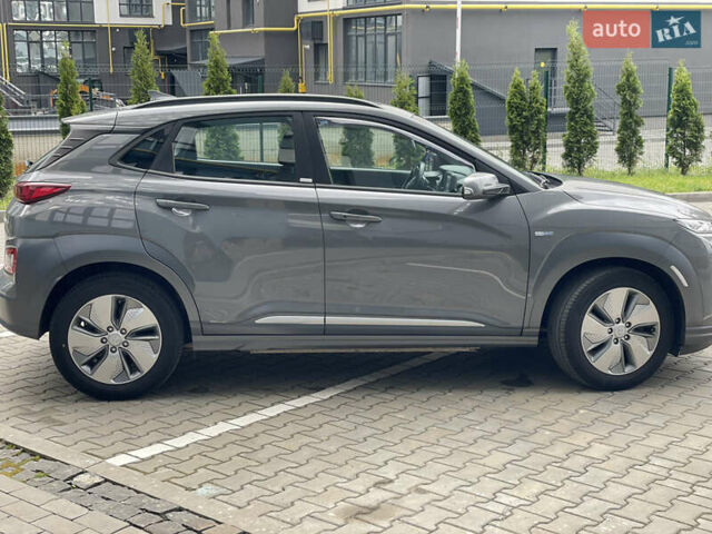 Серый Хендай Kona Electric, объемом двигателя 0 л и пробегом 47 тыс. км за 15950 $, фото 9 на Automoto.ua