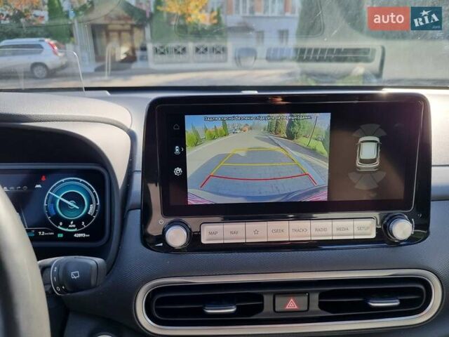 Серый Хендай Kona Electric, объемом двигателя 0 л и пробегом 42 тыс. км за 21500 $, фото 44 на Automoto.ua