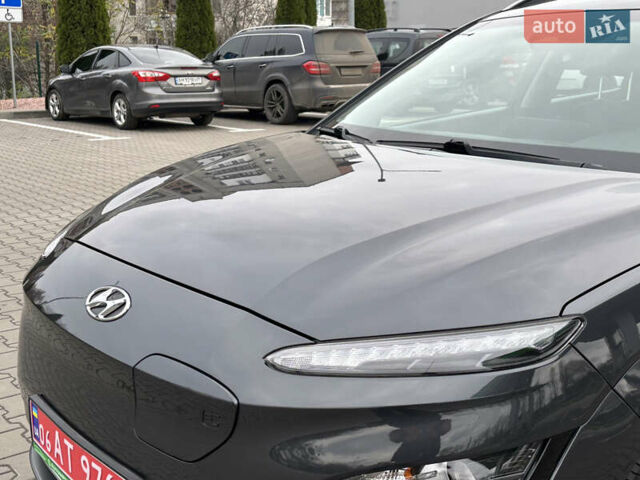 Сірий Хендай Kona Electric, об'ємом двигуна 0 л та пробігом 52 тис. км за 16450 $, фото 19 на Automoto.ua