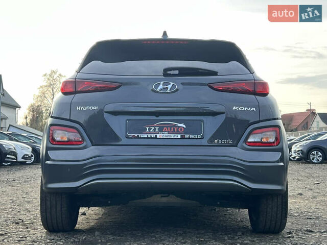 Серый Хендай Kona Electric, объемом двигателя 0 л и пробегом 72 тыс. км за 20154 $, фото 6 на Automoto.ua