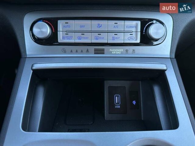 Сірий Хендай Kona Electric, об'ємом двигуна 0 л та пробігом 83 тис. км за 19900 $, фото 70 на Automoto.ua