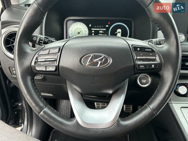 Сірий Хендай Kona Electric, об'ємом двигуна 0 л та пробігом 52 тис. км за 16450 $, фото 33 на Automoto.ua
