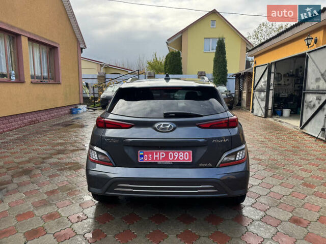 Серый Хендай Kona Electric, объемом двигателя 0 л и пробегом 77 тыс. км за 15999 $, фото 6 на Automoto.ua