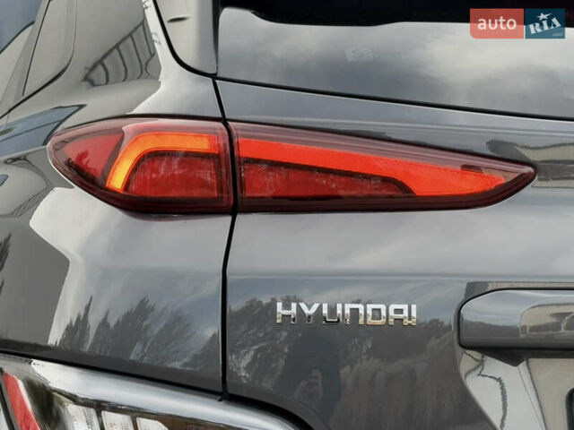 Серый Хендай Kona Electric, объемом двигателя 0 л и пробегом 87 тыс. км за 19552 $, фото 43 на Automoto.ua