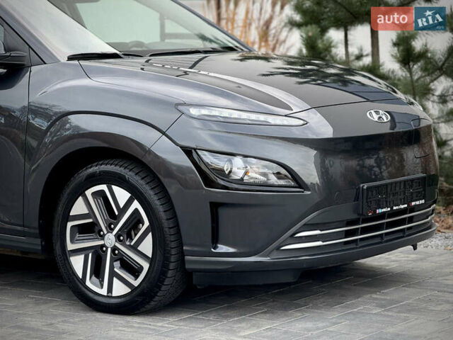 Серый Хендай Kona Electric, объемом двигателя 0 л и пробегом 87 тыс. км за 19552 $, фото 57 на Automoto.ua