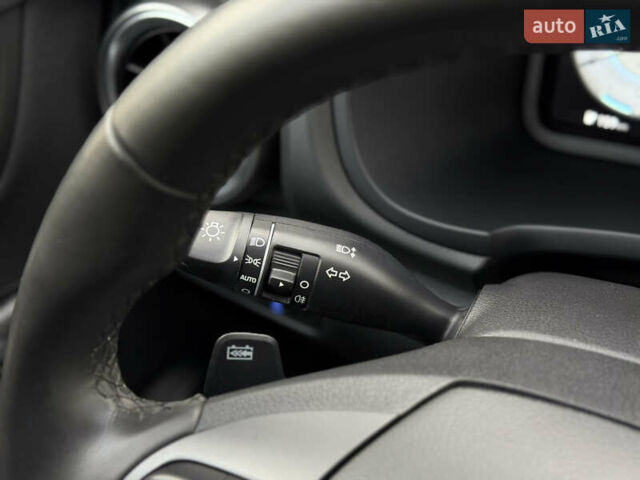 Серый Хендай Kona Electric, объемом двигателя 0 л и пробегом 87 тыс. км за 19552 $, фото 89 на Automoto.ua