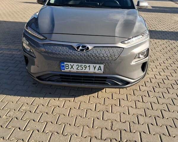 Серый Хендай Kona Electric, объемом двигателя 0 л и пробегом 45 тыс. км за 15999 $, фото 26 на Automoto.ua