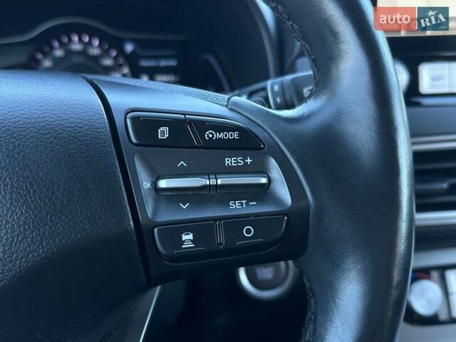 Сірий Хендай Kona Electric, об'ємом двигуна 0 л та пробігом 83 тис. км за 19900 $, фото 52 на Automoto.ua