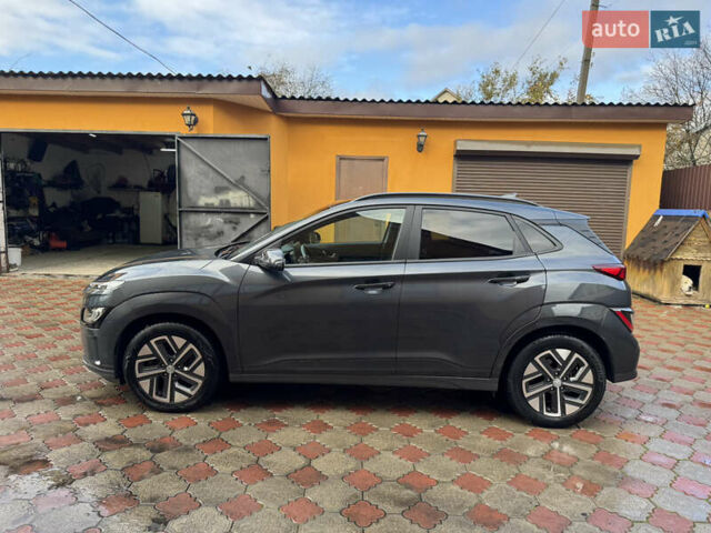 Серый Хендай Kona Electric, объемом двигателя 0 л и пробегом 77 тыс. км за 15999 $, фото 8 на Automoto.ua