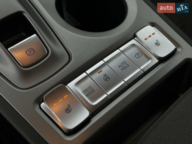 Серый Хендай Kona Electric, объемом двигателя 0 л и пробегом 65 тыс. км за 17999 $, фото 29 на Automoto.ua