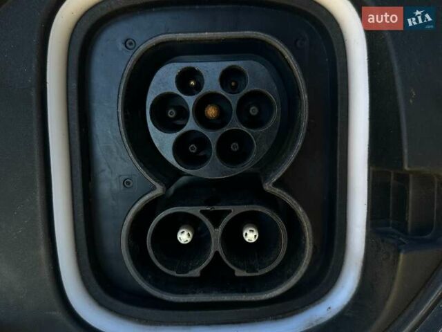 Сірий Хендай Kona Electric, об'ємом двигуна 0 л та пробігом 83 тис. км за 19900 $, фото 21 на Automoto.ua