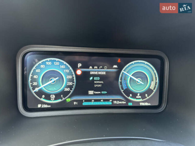 Серый Хендай Kona Electric, объемом двигателя 0 л и пробегом 77 тыс. км за 15999 $, фото 56 на Automoto.ua