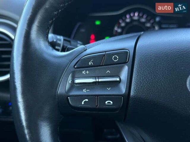 Сірий Хендай Kona Electric, об'ємом двигуна 0 л та пробігом 83 тис. км за 19900 $, фото 51 на Automoto.ua