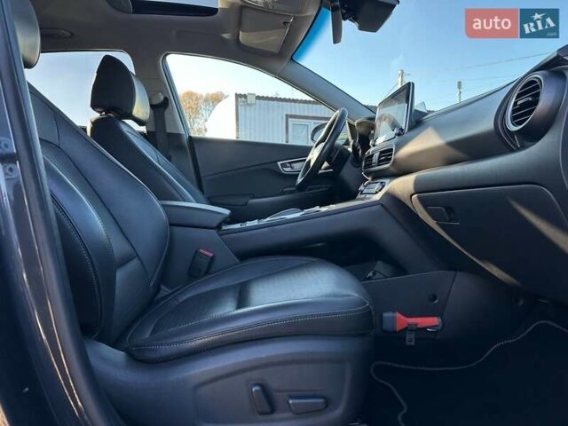 Сірий Хендай Kona Electric, об'ємом двигуна 0 л та пробігом 83 тис. км за 19900 $, фото 88 на Automoto.ua