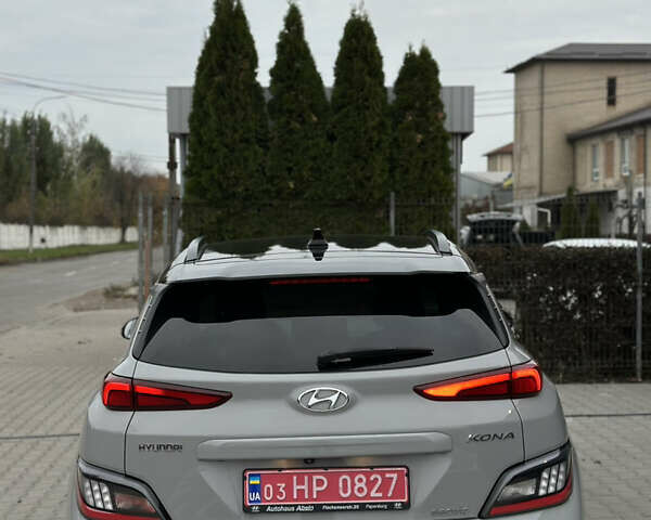 Серый Хендай Kona Electric, объемом двигателя 0 л и пробегом 63 тыс. км за 18450 $, фото 6 на Automoto.ua