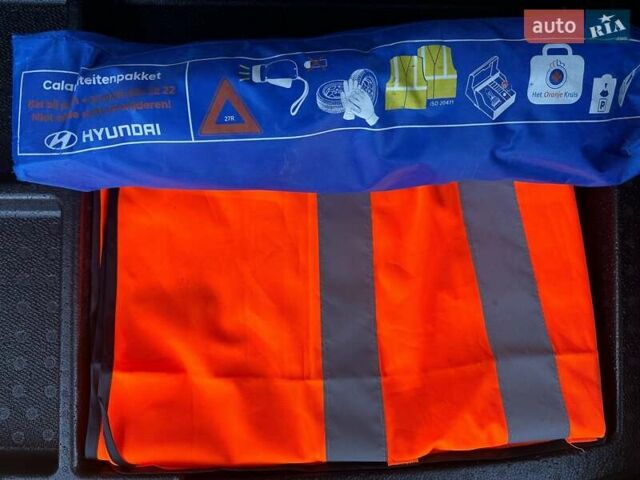 Сірий Хендай Kona Electric, об'ємом двигуна 0 л та пробігом 83 тис. км за 19900 $, фото 85 на Automoto.ua