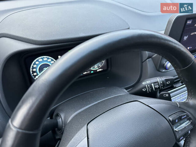 Сірий Хендай Kona Electric, об'ємом двигуна 0 л та пробігом 23 тис. км за 17900 $, фото 26 на Automoto.ua