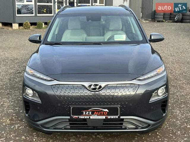 Серый Хендай Kona Electric, объемом двигателя 0 л и пробегом 72 тыс. км за 20154 $, фото 2 на Automoto.ua