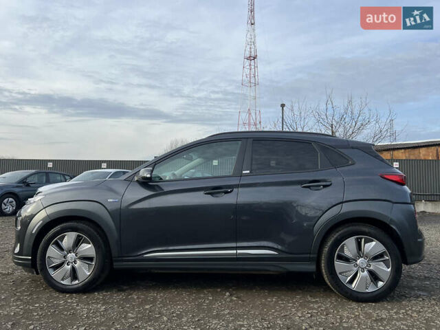 Серый Хендай Kona Electric, объемом двигателя 0 л и пробегом 72 тыс. км за 20154 $, фото 4 на Automoto.ua