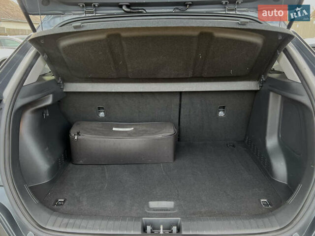 Серый Хендай Kona Electric, объемом двигателя 0 л и пробегом 72 тыс. км за 20154 $, фото 36 на Automoto.ua