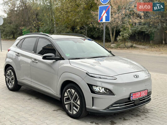 Серый Хендай Kona Electric, объемом двигателя 0 л и пробегом 63 тыс. км за 18450 $, фото 1 на Automoto.ua