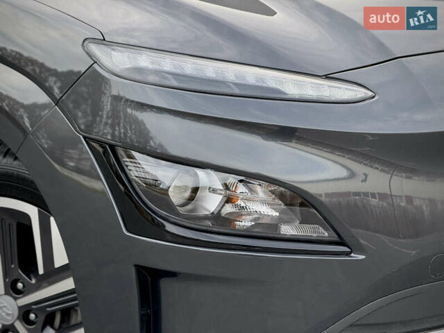 Серый Хендай Kona Electric, объемом двигателя 0 л и пробегом 87 тыс. км за 19552 $, фото 23 на Automoto.ua