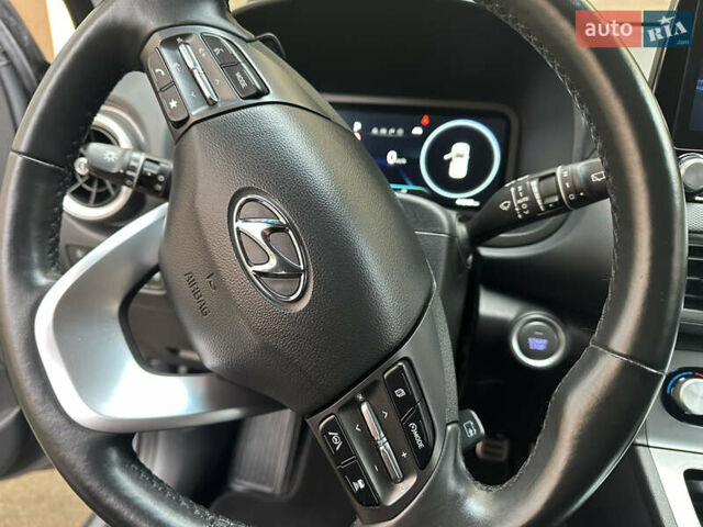Сірий Хендай Kona Electric, об'ємом двигуна 0 л та пробігом 44 тис. км за 17600 $, фото 20 на Automoto.ua