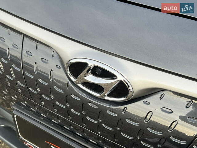 Серый Хендай Kona Electric, объемом двигателя 0 л и пробегом 72 тыс. км за 20154 $, фото 14 на Automoto.ua