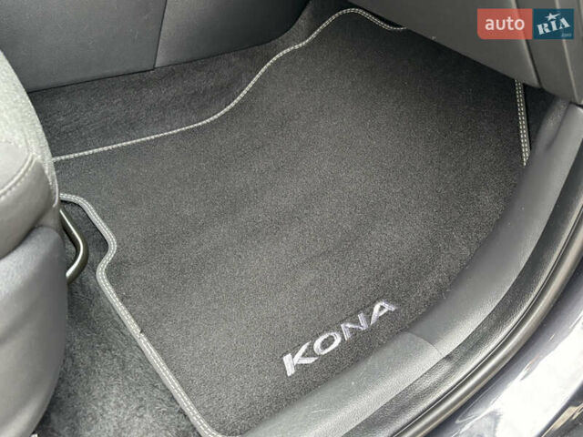 Сірий Хендай Kona Electric, об'ємом двигуна 0 л та пробігом 52 тис. км за 16450 $, фото 70 на Automoto.ua