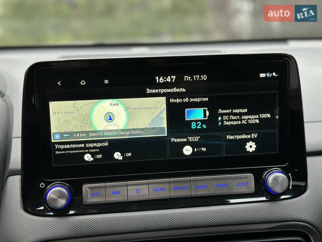 Серый Хендай Kona Electric, объемом двигателя 0 л и пробегом 63 тыс. км за 18450 $, фото 26 на Automoto.ua