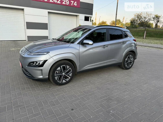 Сірий Хендай Kona Electric, об'ємом двигуна 0 л та пробігом 9 тис. км за 23900 $, фото 4 на Automoto.ua