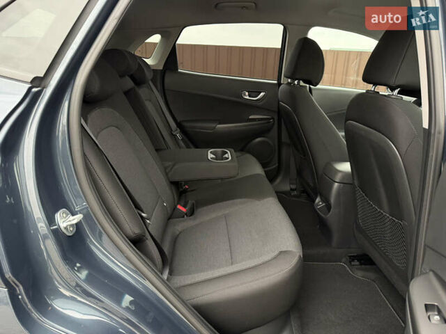 Сірий Хендай Kona Electric, об'ємом двигуна 0 л та пробігом 37 тис. км за 18100 $, фото 32 на Automoto.ua