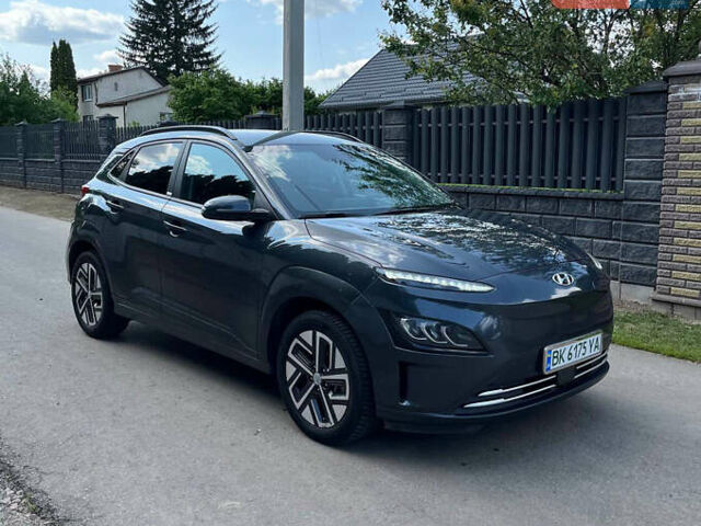 Серый Хендай Kona Electric, объемом двигателя 0 л и пробегом 30 тыс. км за 18000 $, фото 5 на Automoto.ua