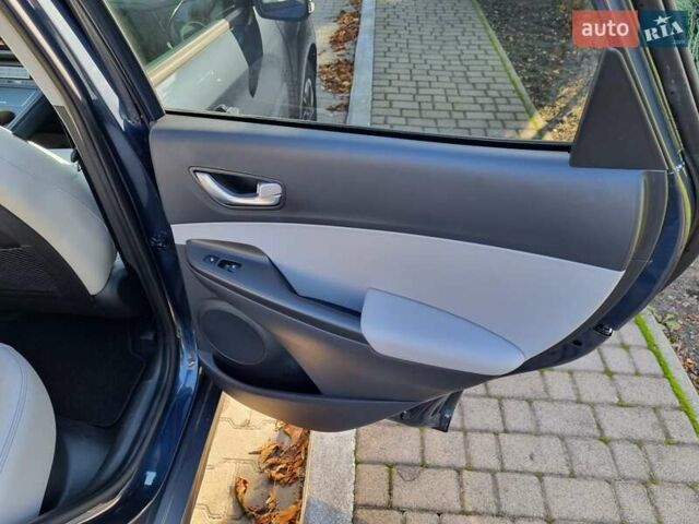 Серый Хендай Kona Electric, объемом двигателя 0 л и пробегом 42 тыс. км за 21500 $, фото 27 на Automoto.ua