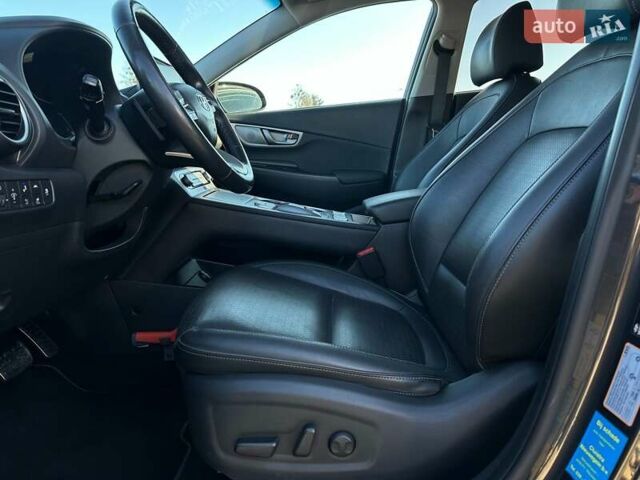 Сірий Хендай Kona Electric, об'ємом двигуна 0 л та пробігом 83 тис. км за 19900 $, фото 42 на Automoto.ua