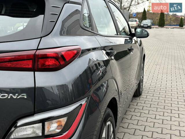 Сірий Хендай Kona Electric, об'ємом двигуна 0 л та пробігом 52 тис. км за 16450 $, фото 14 на Automoto.ua
