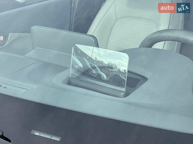 Серый Хендай Kona Electric, объемом двигателя 0 л и пробегом 72 тыс. км за 20154 $, фото 15 на Automoto.ua