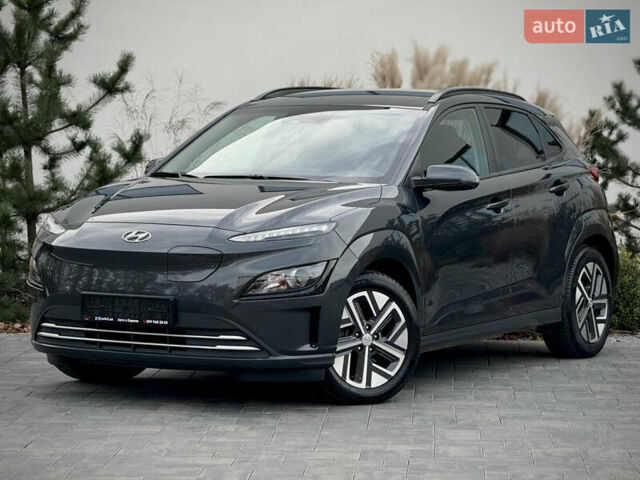 Серый Хендай Kona Electric, объемом двигателя 0 л и пробегом 87 тыс. км за 19552 $, фото 8 на Automoto.ua