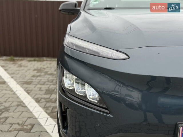 Сірий Хендай Kona Electric, об'ємом двигуна 0 л та пробігом 37 тис. км за 18100 $, фото 6 на Automoto.ua